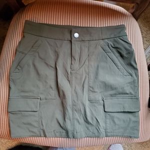 Athleta Trekkie Skort Green